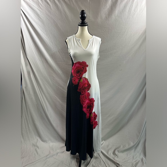 Black/White Floral Maxi Dress With Pockets - Picture 6 of 8